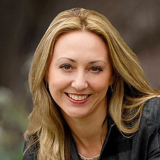 Portrait of Sarah Dowie