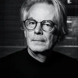 Portrait of Wim van Sinderen