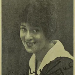 Portrait of Tien Hogue