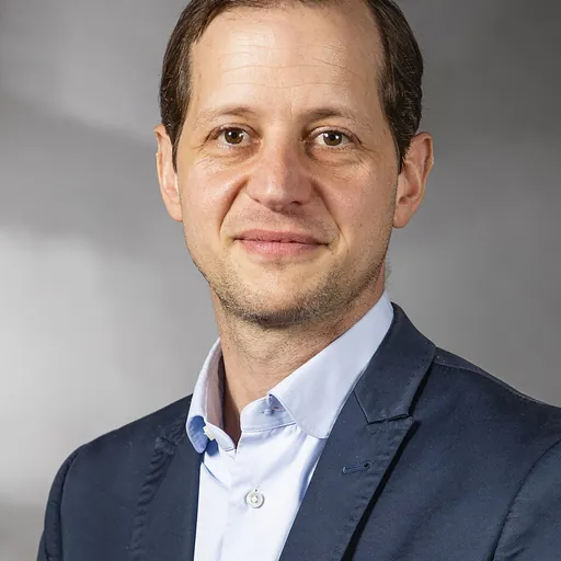 Portrait of Roger Beckamp