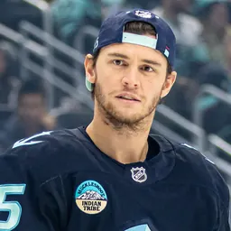 Portrait of Andre Burakovsky