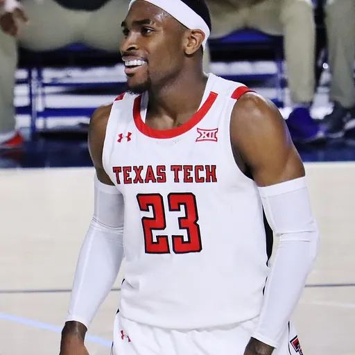Portrait of De'Vion Harmon