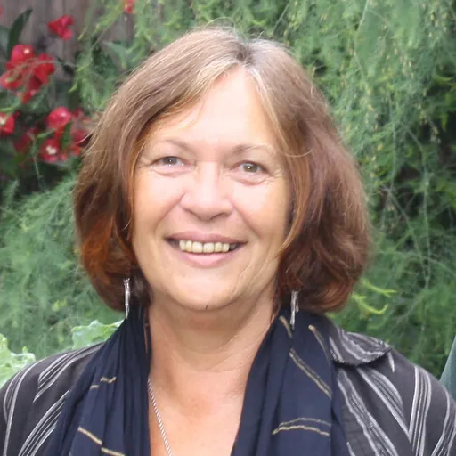 Portrait of Robyn Francis