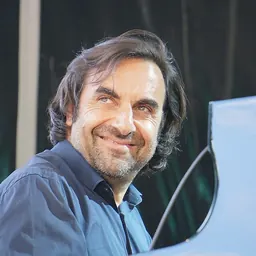 Portrait of André Manoukian