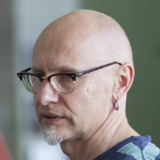 Portrait of Ray Bartkus