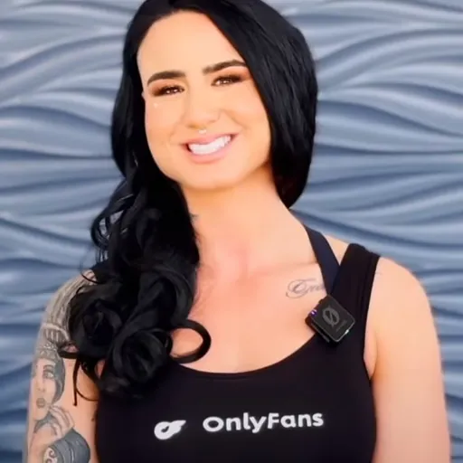 Portrait of Ashlee Evans-Smith