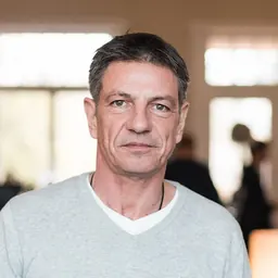 Portrait of Dirk Kummer