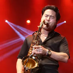 Portrait of Jeff Kashiwa