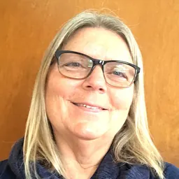Portrait of Cindy Lovell