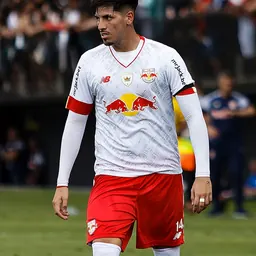 Portrait of Kevin Lomónaco