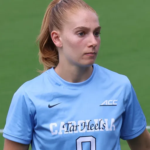 Portrait of Clare Gagne