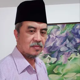 Portrait of Isa Kamari