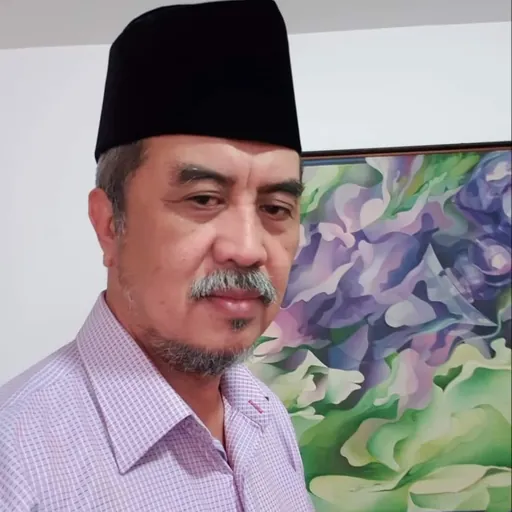 Portrait of Isa Kamari