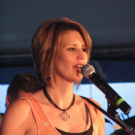 Portrait of Lisa Brokop