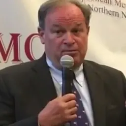 Portrait of Dan Schwartz