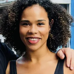 Portrait of Roxy Sternberg