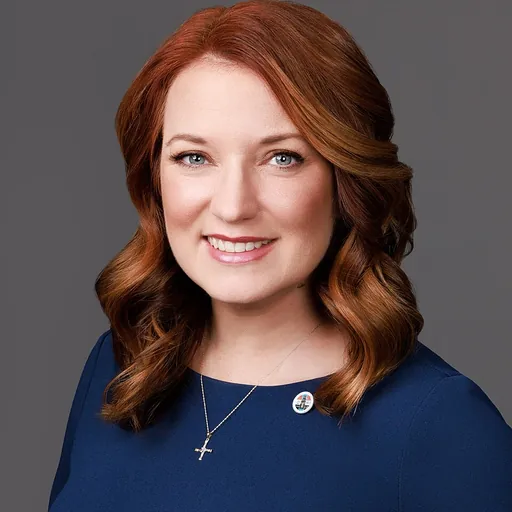 Portrait of Lindsey Horvath