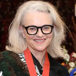 Portrait of Miranda Harcourt