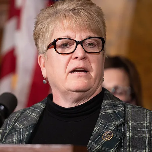 Portrait of Pam Snyder