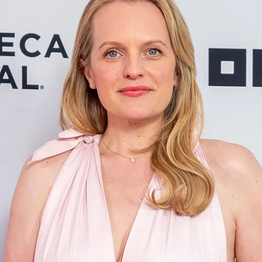 Portrait of Elisabeth Moss
