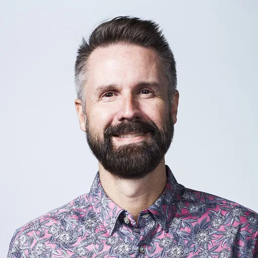 Portrait of Bob Knuth