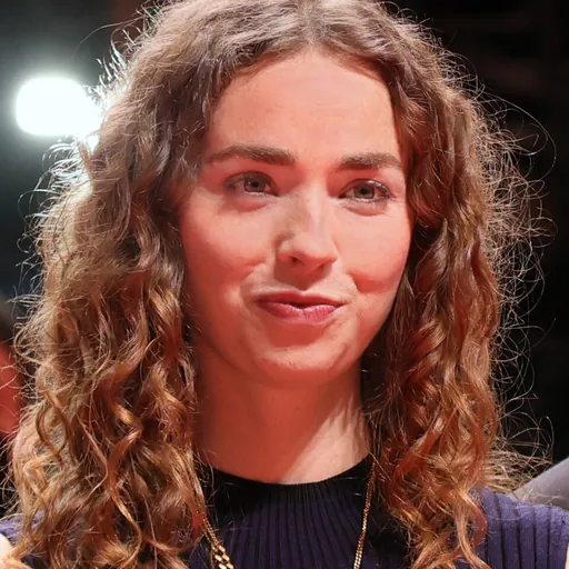 Portrait of Freya Mavor