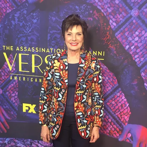Portrait of Maureen Orth