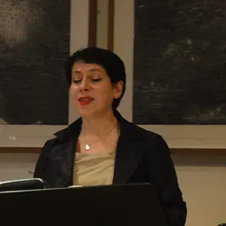 Portrait of Loré Lixenberg