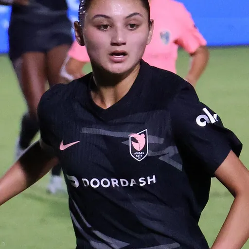 Portrait of Gisele Thompson