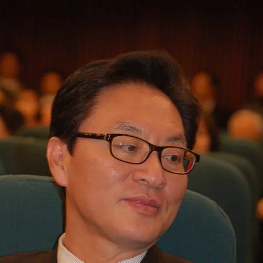 Portrait of Chung Doo-un