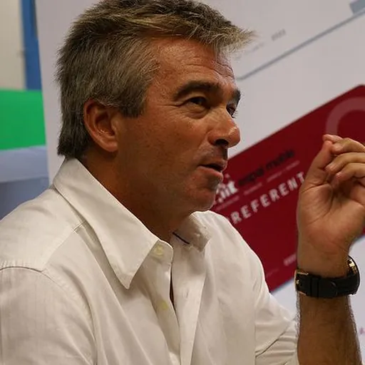 Portrait of Carles Francino