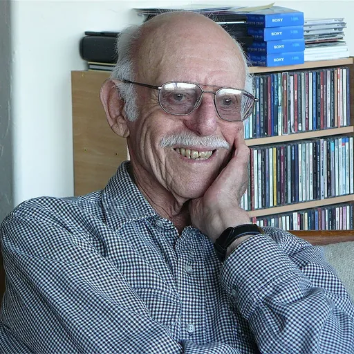 Portrait of Lester Rodney