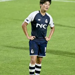 Portrait of Lee Dong-ryul
