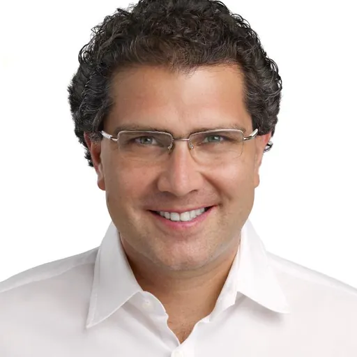 Portrait of Armando Ríos Piter