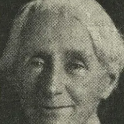 Portrait of Sarah Hynes