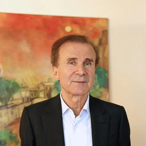 Portrait of Kendal Nezan