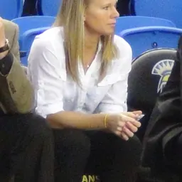 Portrait of Heather Ezell