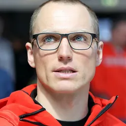 Portrait of Erik Lesser