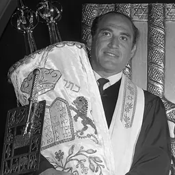 Portrait of Isaiah Zeldin