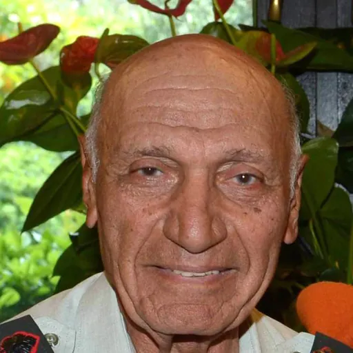 Portrait of David Rokni
