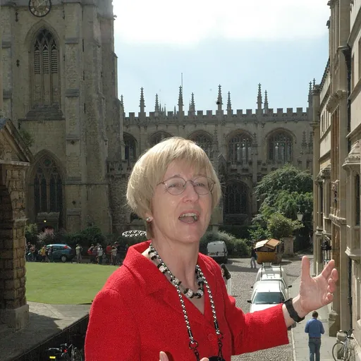 Portrait of Frances Cairncross