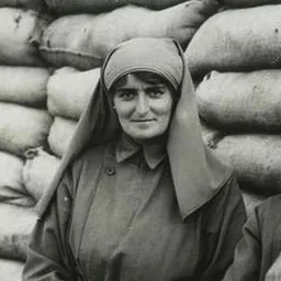 Portrait of Elsie Knocker
