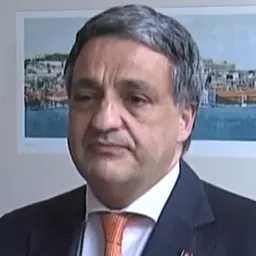 Portrait of Paulo Macedo