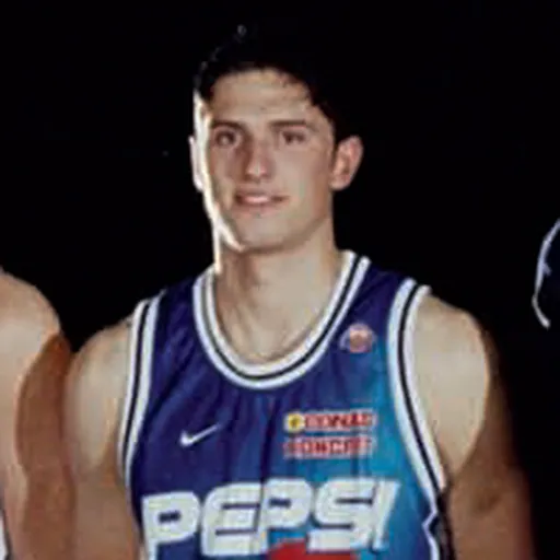 Portrait of Alex Righetti