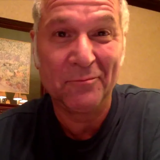 Portrait of John Kapelos