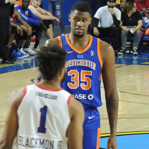 Portrait of Jordan Henriquez