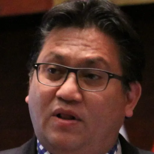 Portrait of Nur Jazlan Mohamed