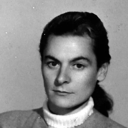 Portrait of Amelia Abascal