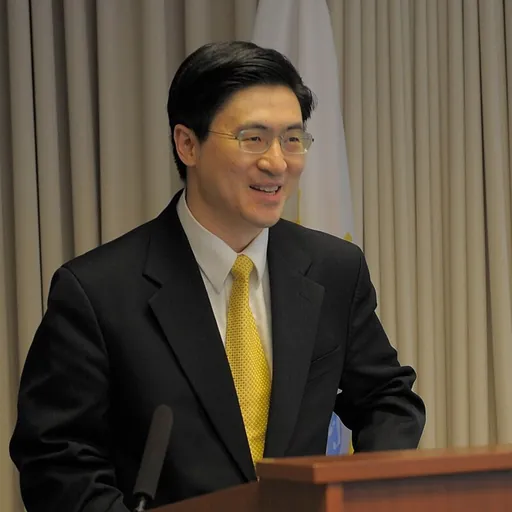 Portrait of Mung Chiang