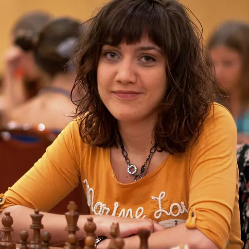 Portrait of Jovana Rapport